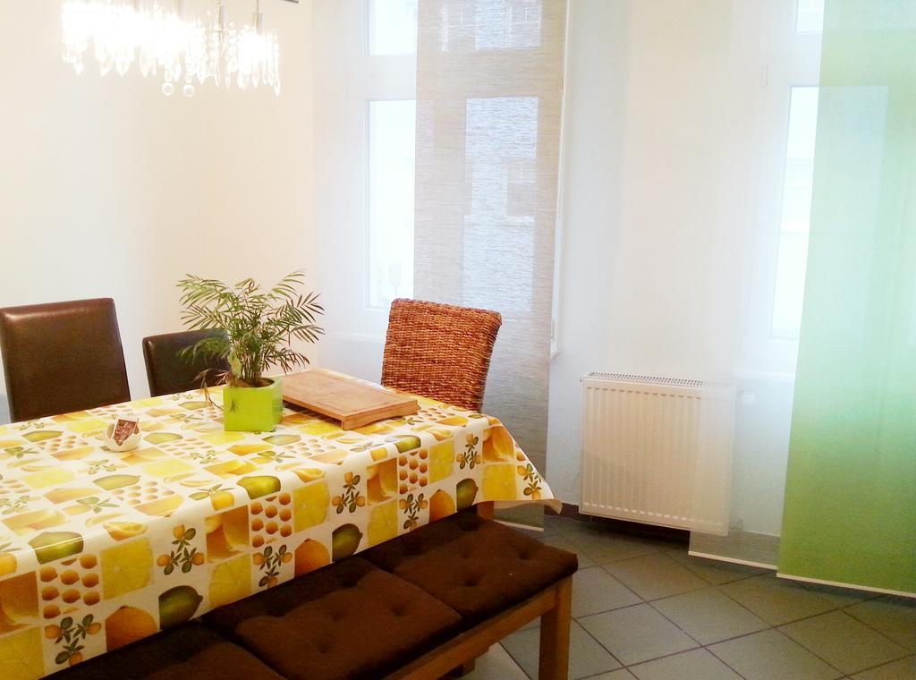 Ferienwohnung Am Nuerburgring Аденау Экстерьер фото